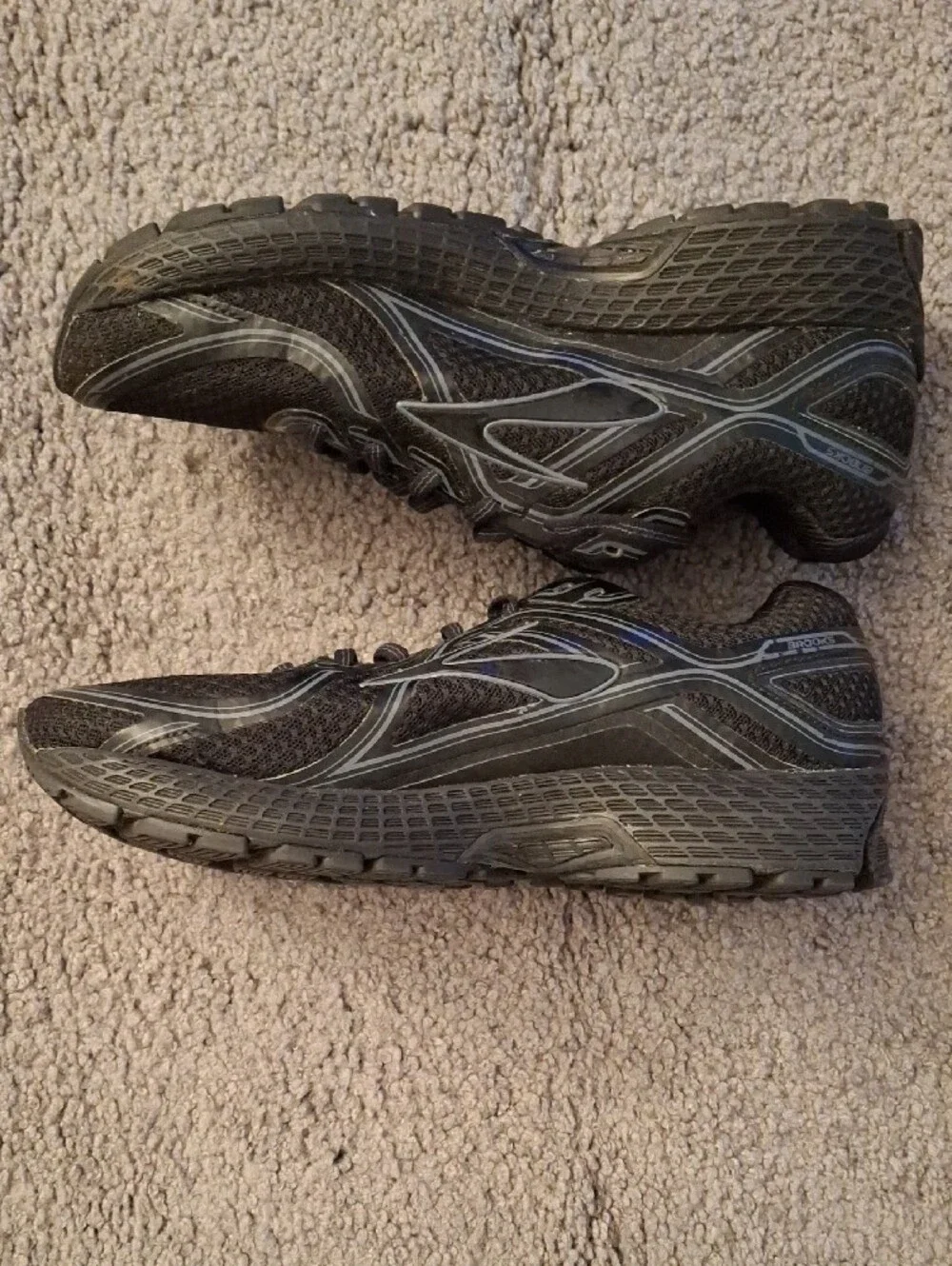 Brooks Adrenaline GTS-16 Men’s Black and Silver Athletic Running Shoes Sz 8D